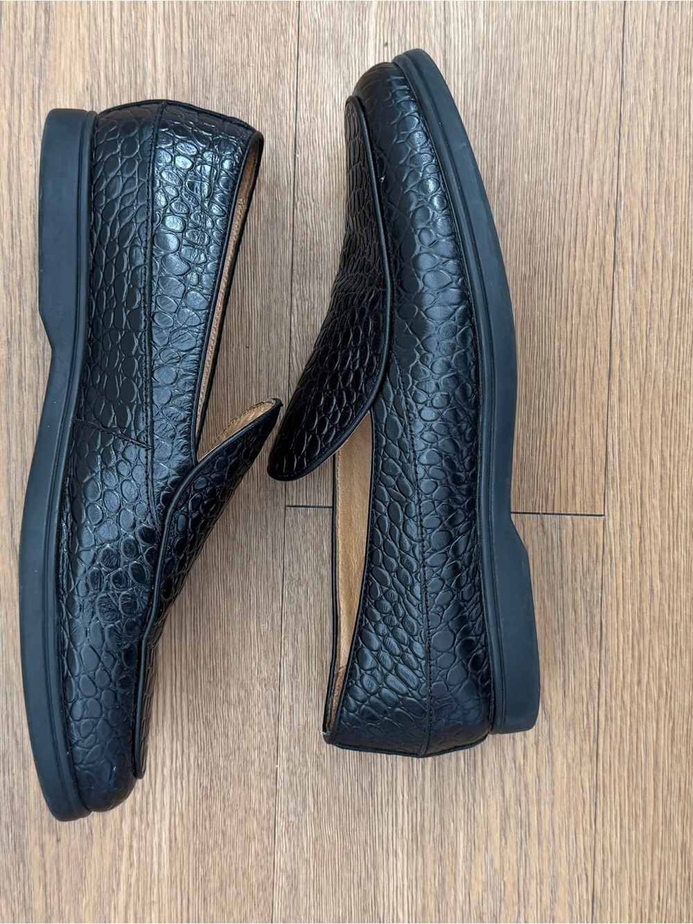 Men's Black Croc-Textured Slip-On Loafers